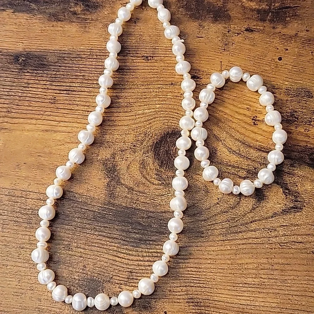 Costume Pearl Necklace and Bracelet Set